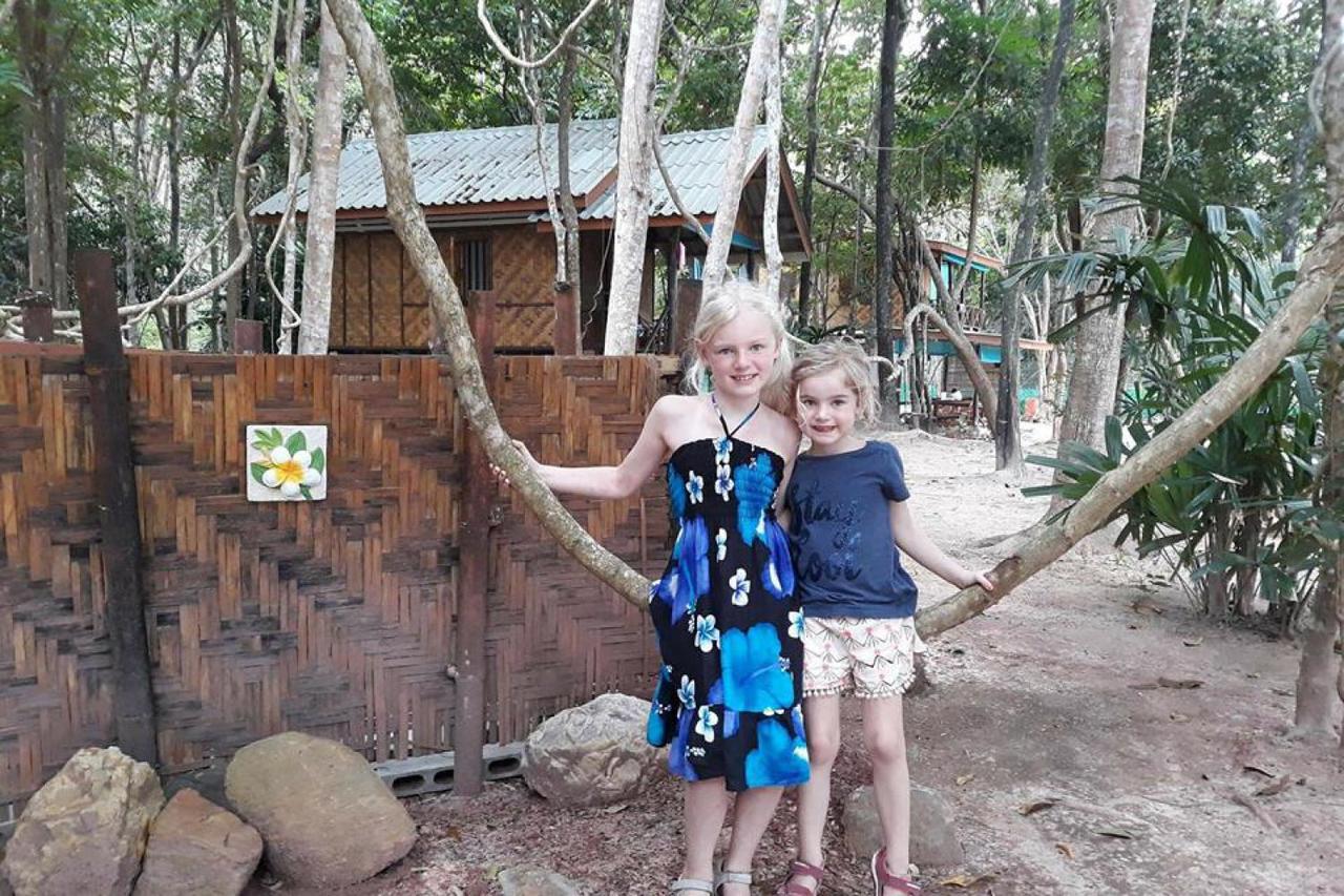 Rock View Terrace Hotel Koh Jum Exterior photo